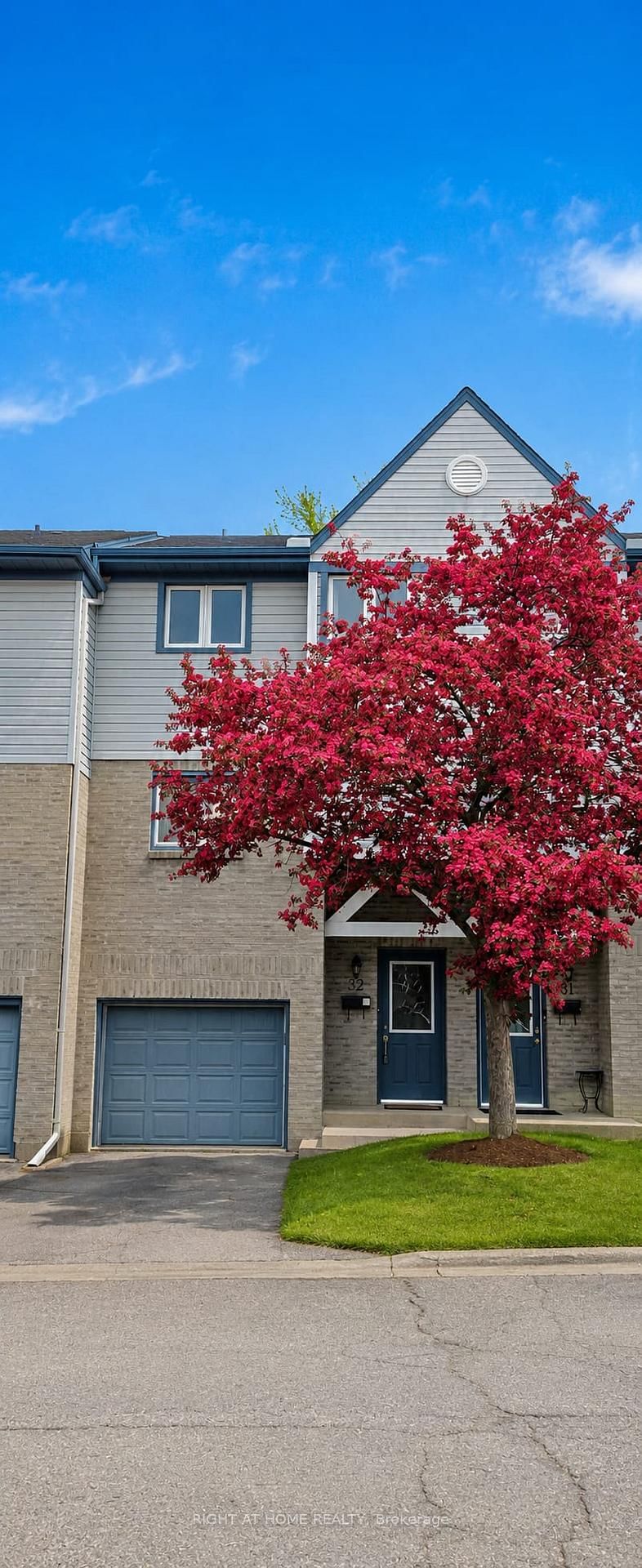 32 - 589 Beechwood Drive N