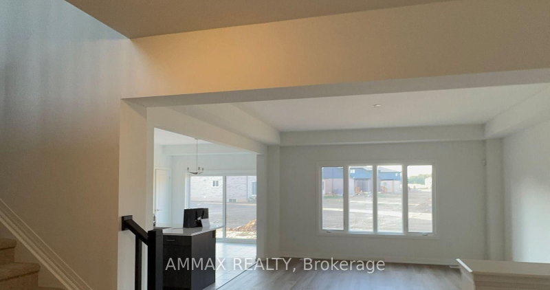 UPPER - 766 Bradford Avenue E