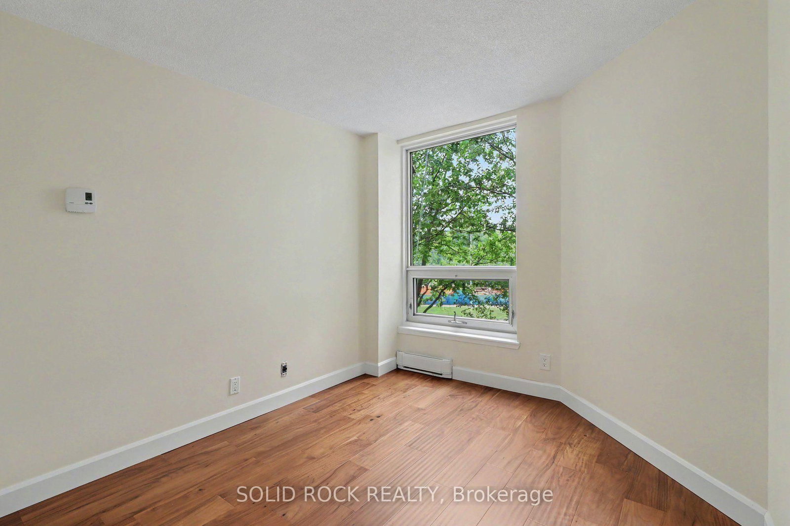 30 CHARLEVOIX Street • #303 • Ottawa, ON photo 17