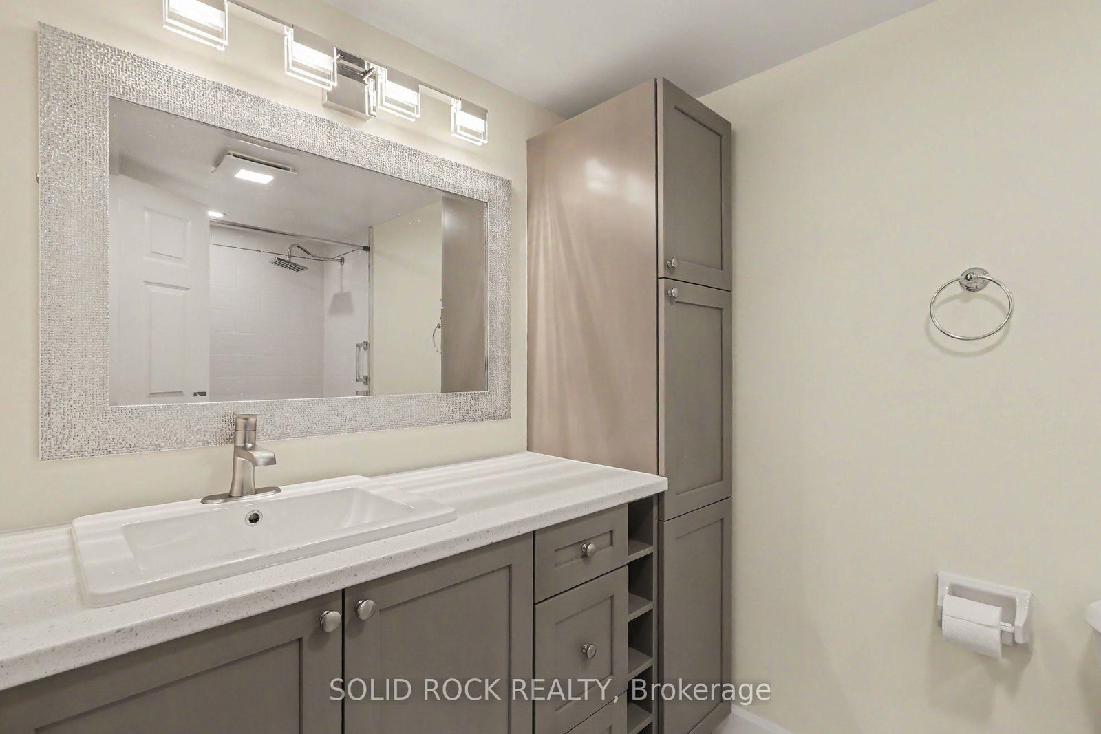 30 CHARLEVOIX Street • #303 • Ottawa, ON photo 19