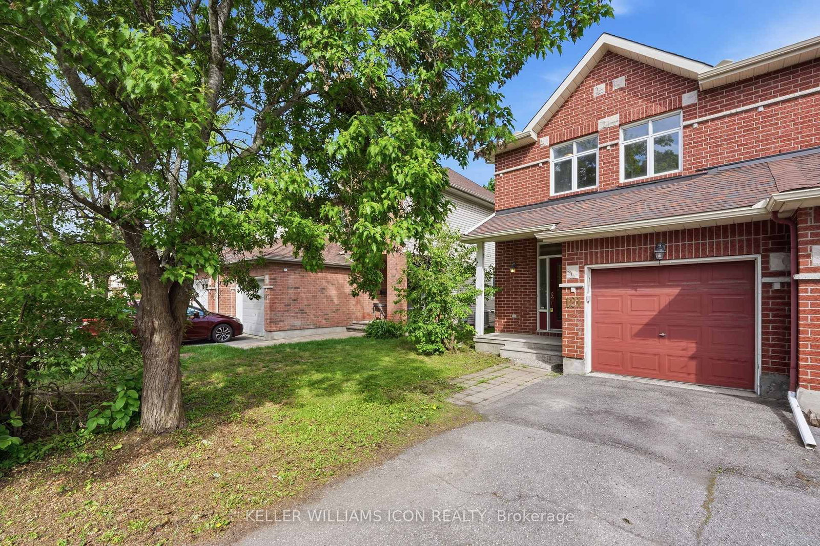 121 Thornbury Crescent • Nepean, ON photo 1