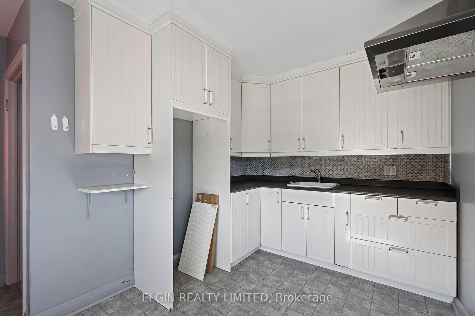 90 Dunkirk Drive • St. Thomas, ON photo 3