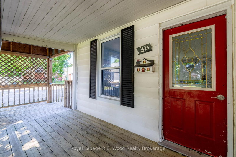 311 TALBOT Street E