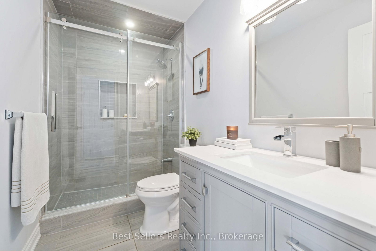 599 Beach Boulevard • Hamilton, ON photo 10