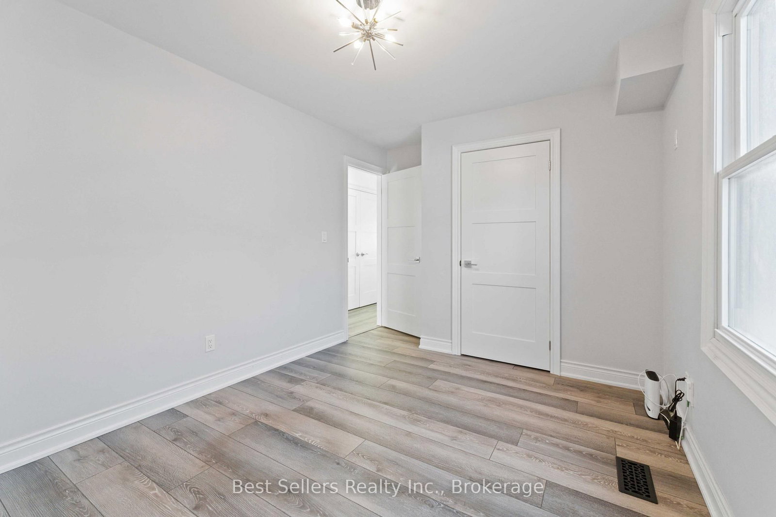599 Beach Boulevard • Hamilton, ON photo 12