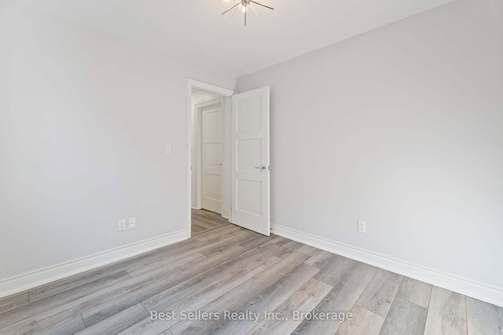 599 Beach Boulevard • Hamilton, ON photo 15