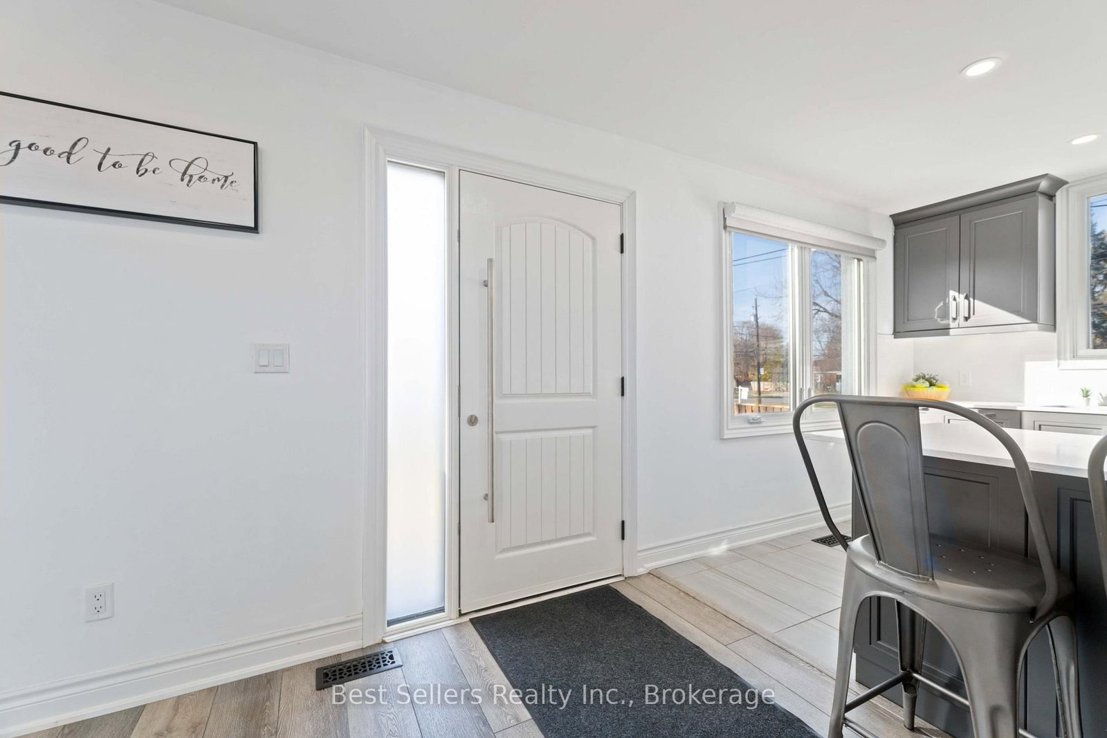 599 Beach Boulevard • Hamilton, ON photo 2