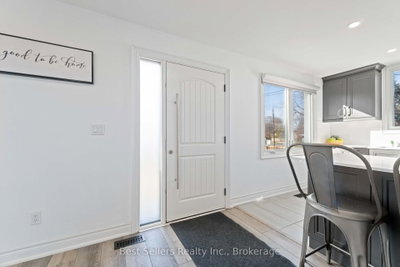 599 Beach Boulevard • Hamilton, ON photo 2