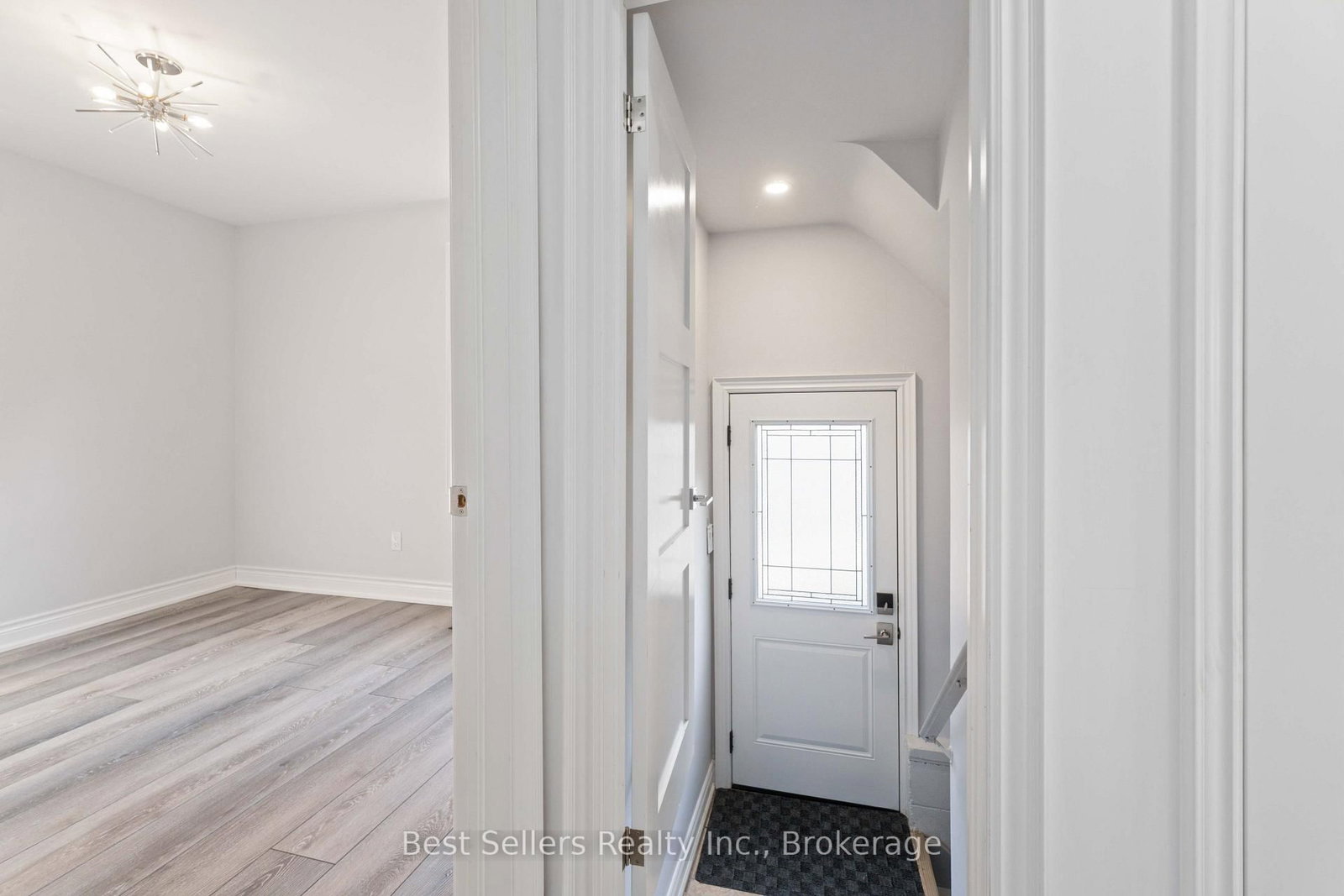 599 Beach Boulevard • Hamilton, ON photo 20