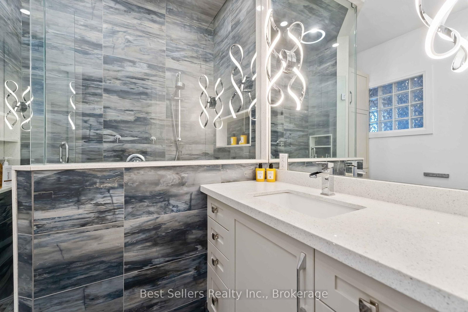 599 Beach Boulevard • Hamilton, ON photo 31