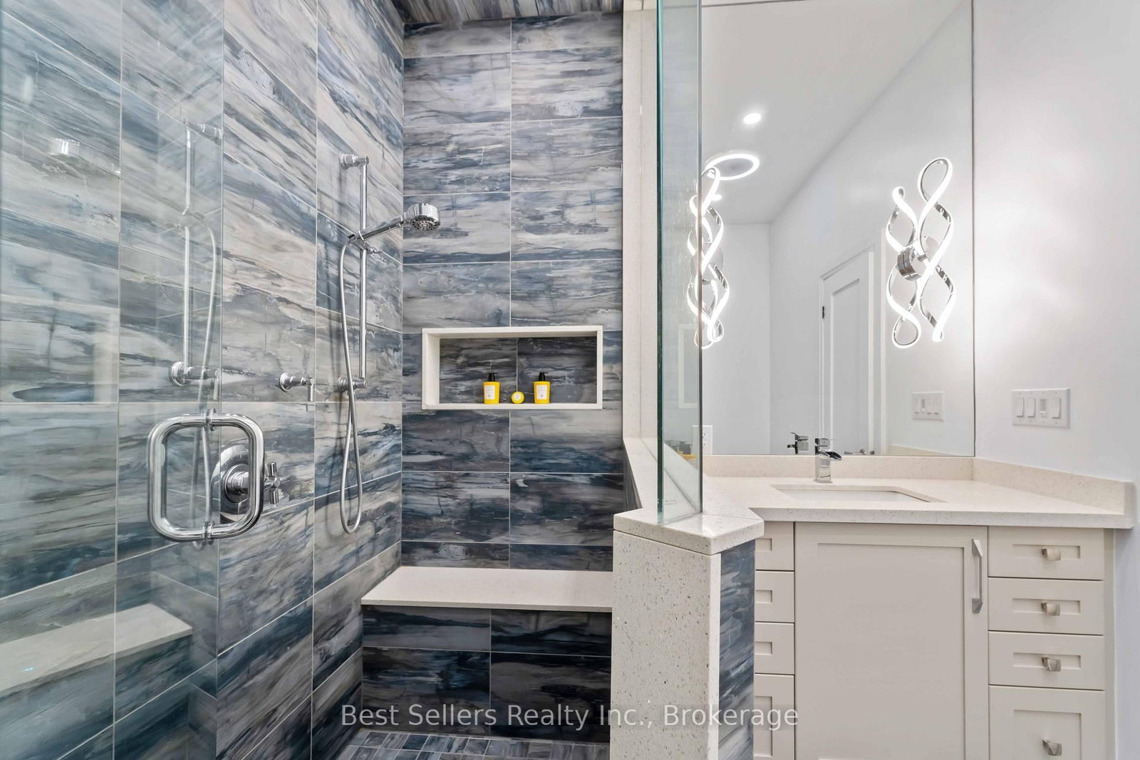 599 Beach Boulevard • Hamilton, ON photo 32