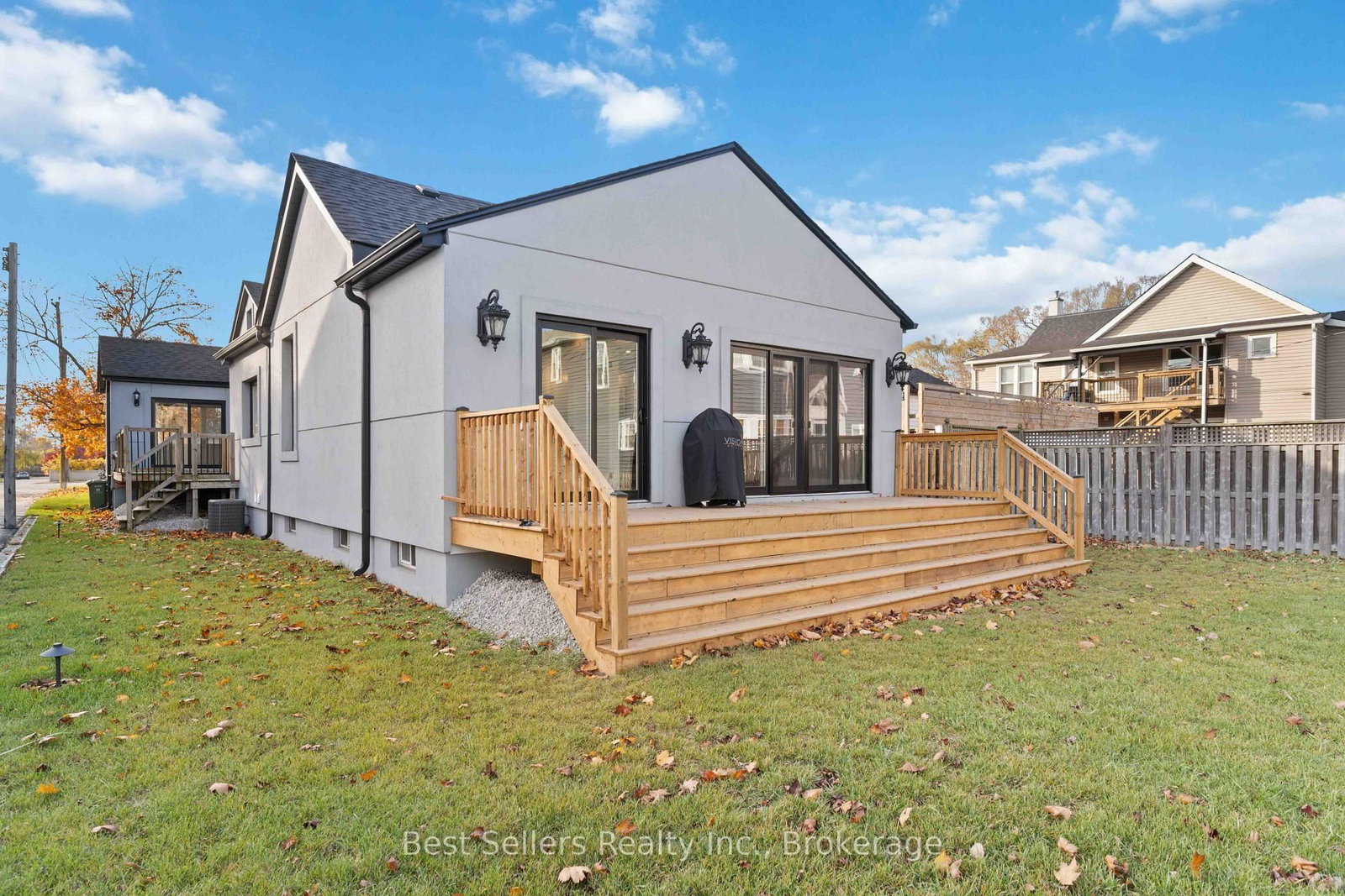 599 Beach Boulevard • Hamilton, ON photo 41