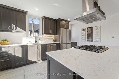 599 Beach Boulevard • Hamilton, ON photo 5