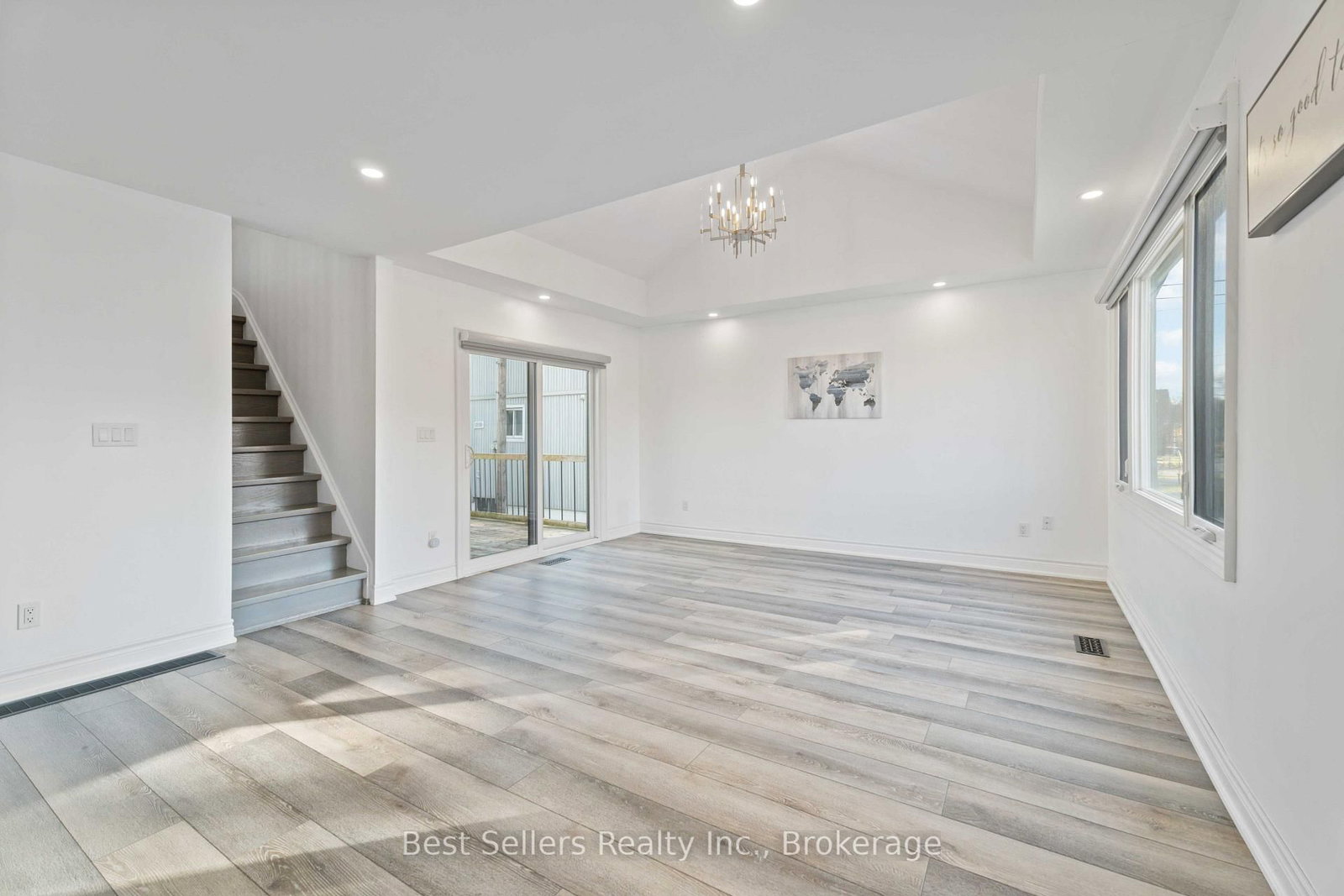 599 Beach Boulevard • Hamilton, ON photo 8
