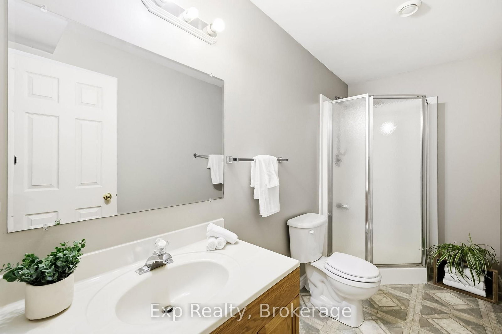 7402 Byers Road • Hamilton Township, ON photo 36