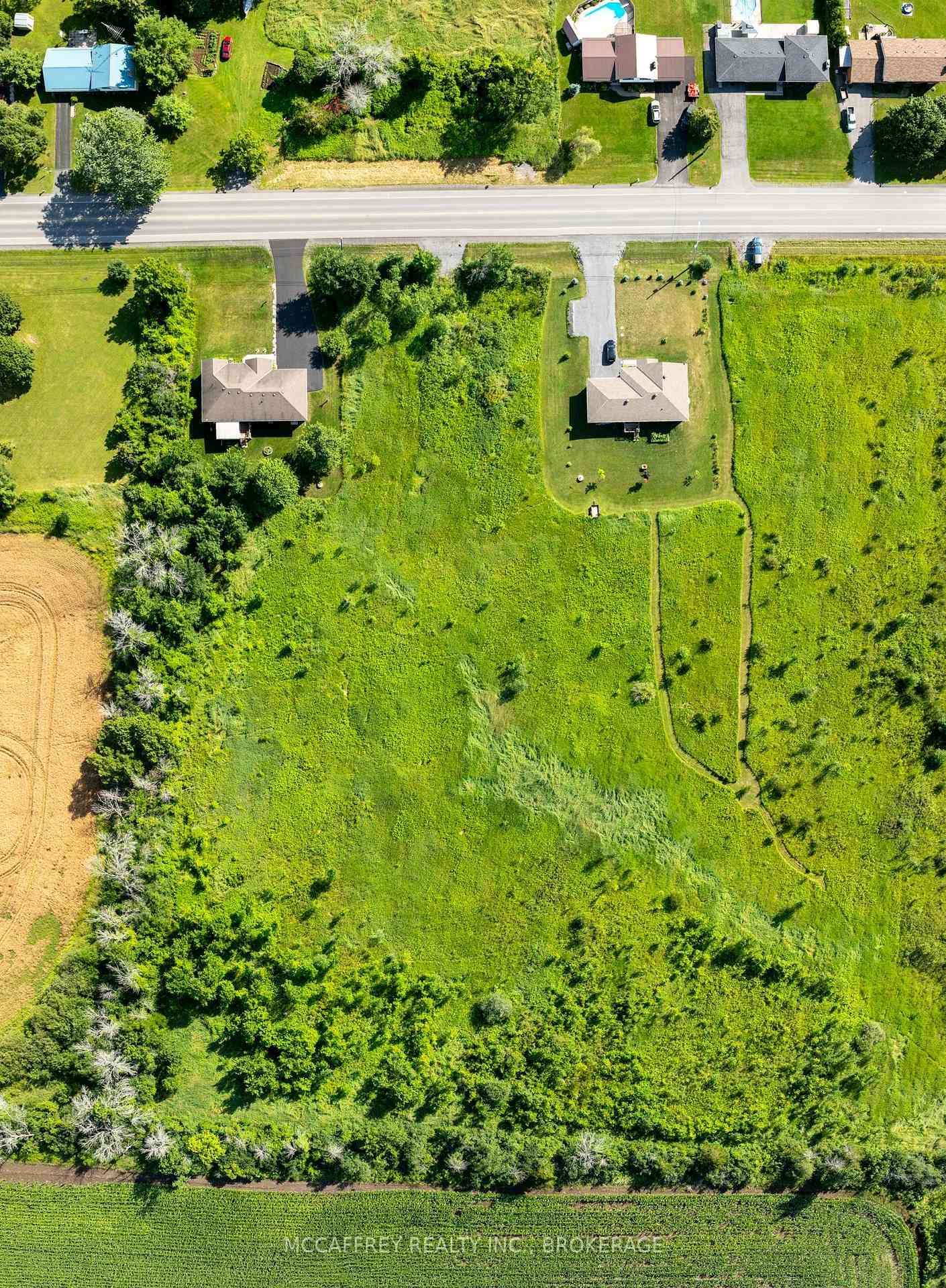 00 County Rd 8 • Napanee, ON photo 28