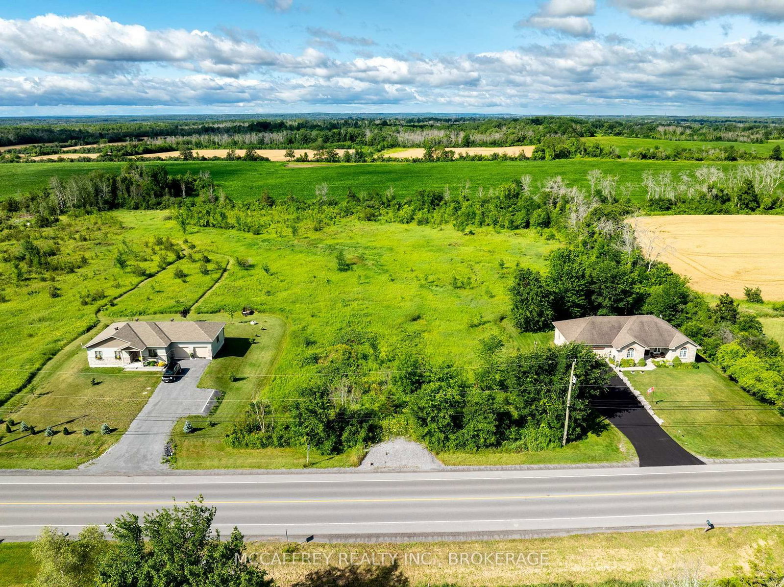 00 County Rd 8 • Napanee, ON photo 32