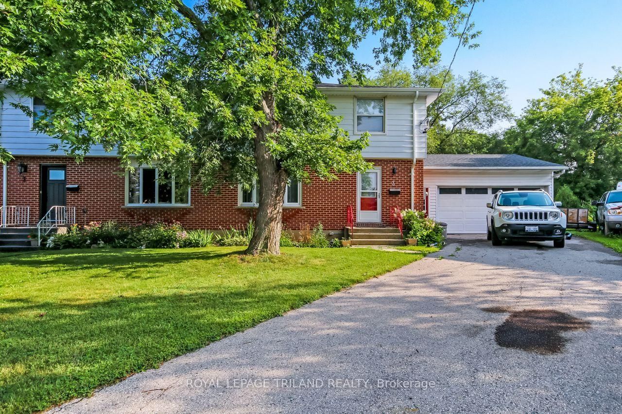 3 Gregory Place • St. Thomas, ON photo 1