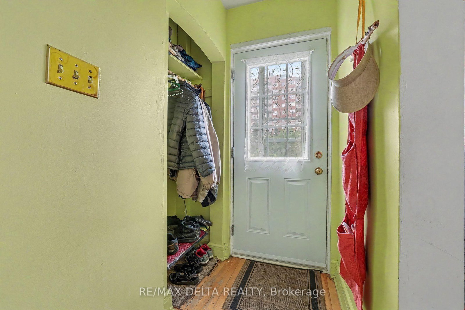 Listing Image 3