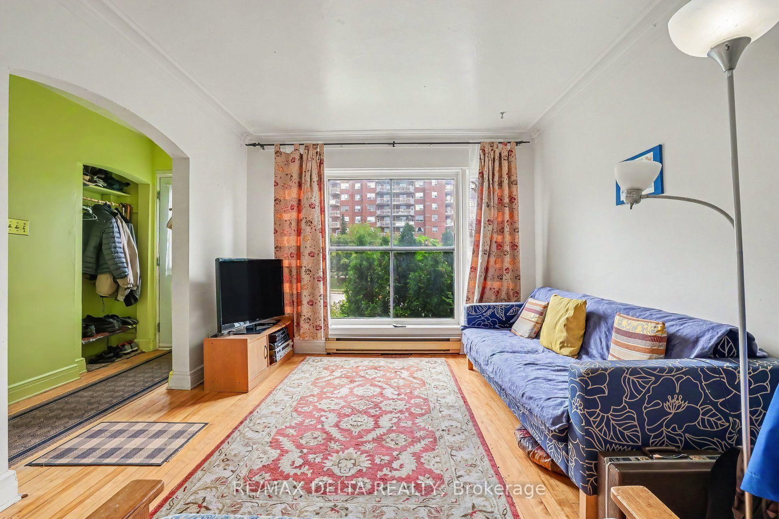 Listing Image 8