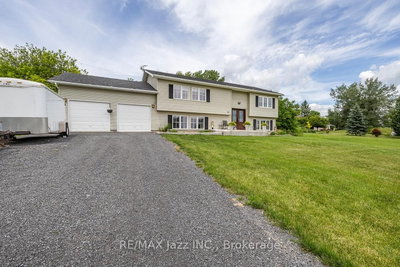 23 Bayview Drive • Napanee, ON photo 2