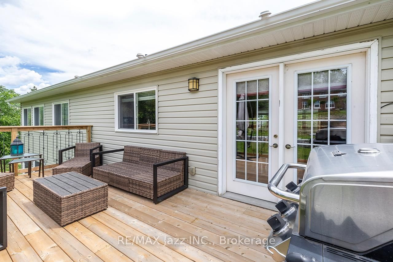 23 Bayview Drive • Napanee, ON photo 47