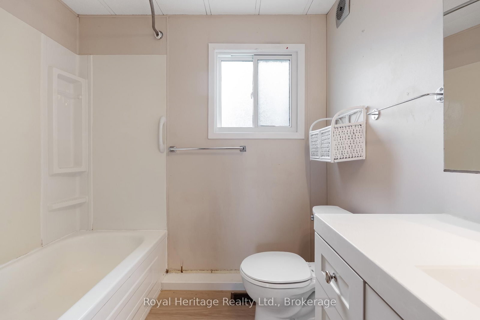 2 Fenelon Way, Kawartha Lakes, view 13