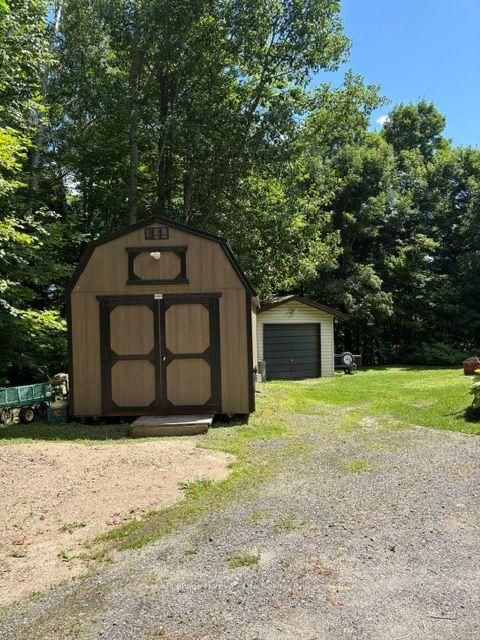 106 Lakeview Court
