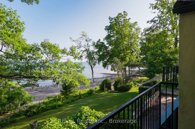 3307 Lakecrest Court