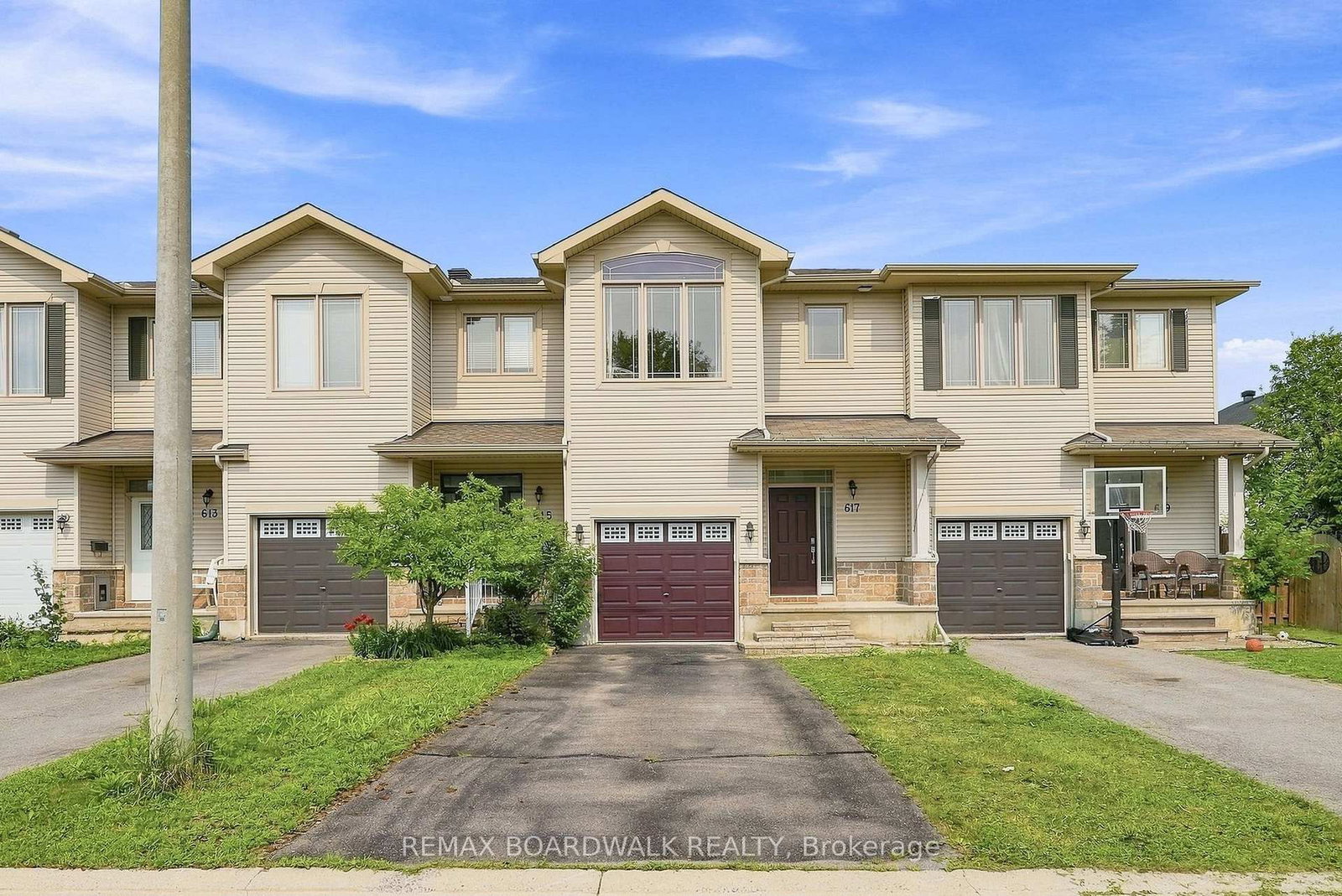 617 Spikemoss Place • Ottawa, ON photo 1