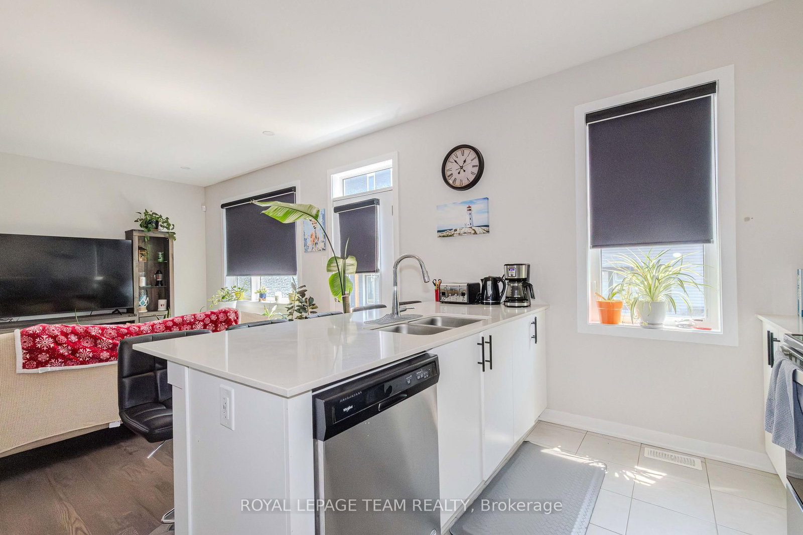 408 Epoch Street • Ottawa, ON photo 14