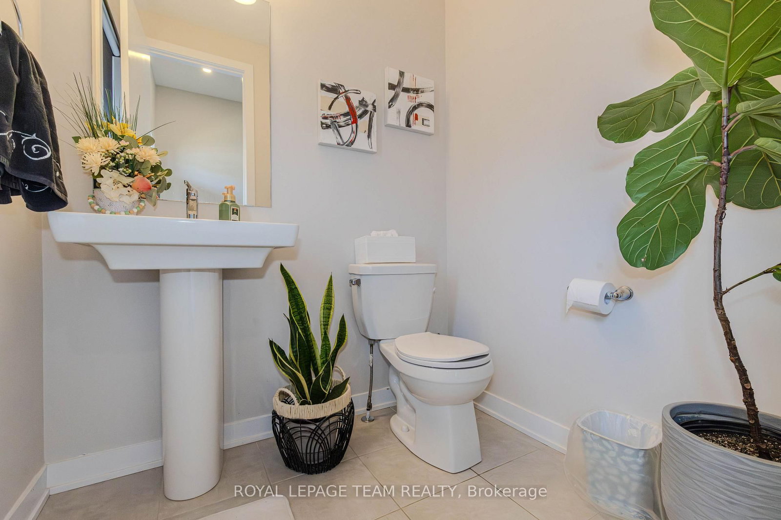 408 Epoch Street • Ottawa, ON photo 4