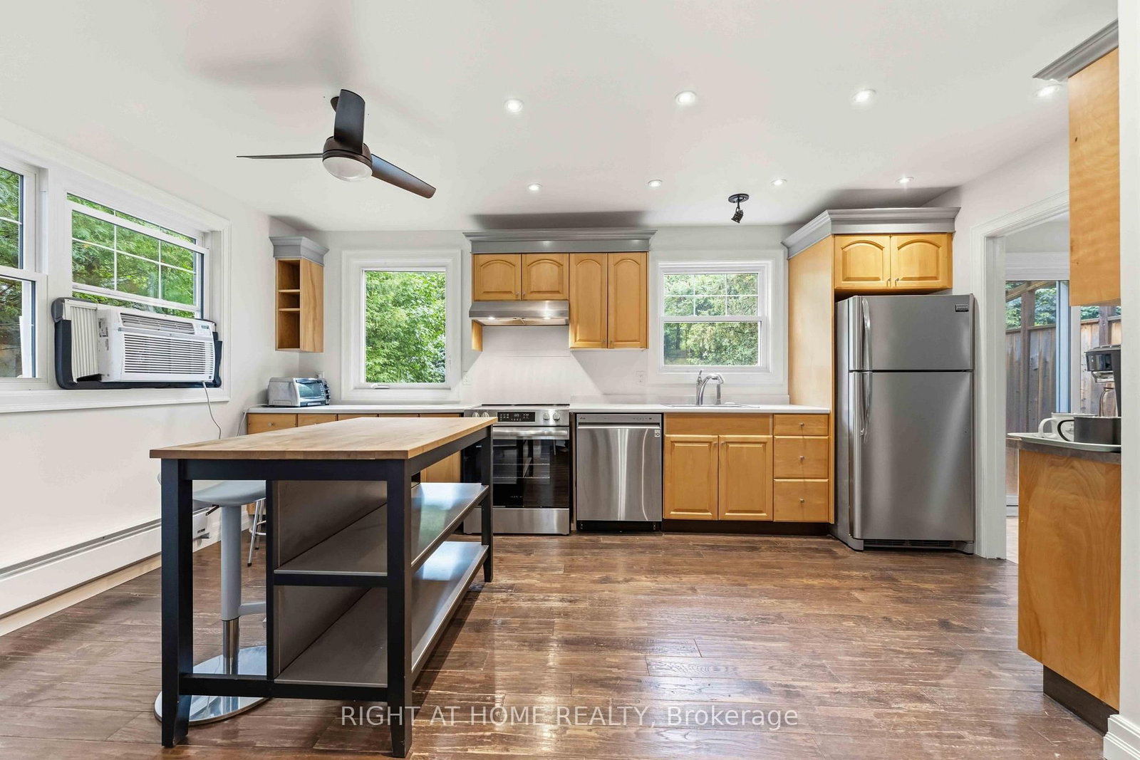 73 Hobart Crescent • Ottawa, ON photo 11