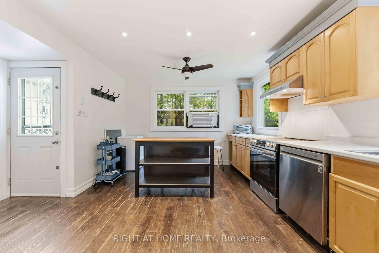 73 Hobart Crescent • Ottawa, ON photo 13