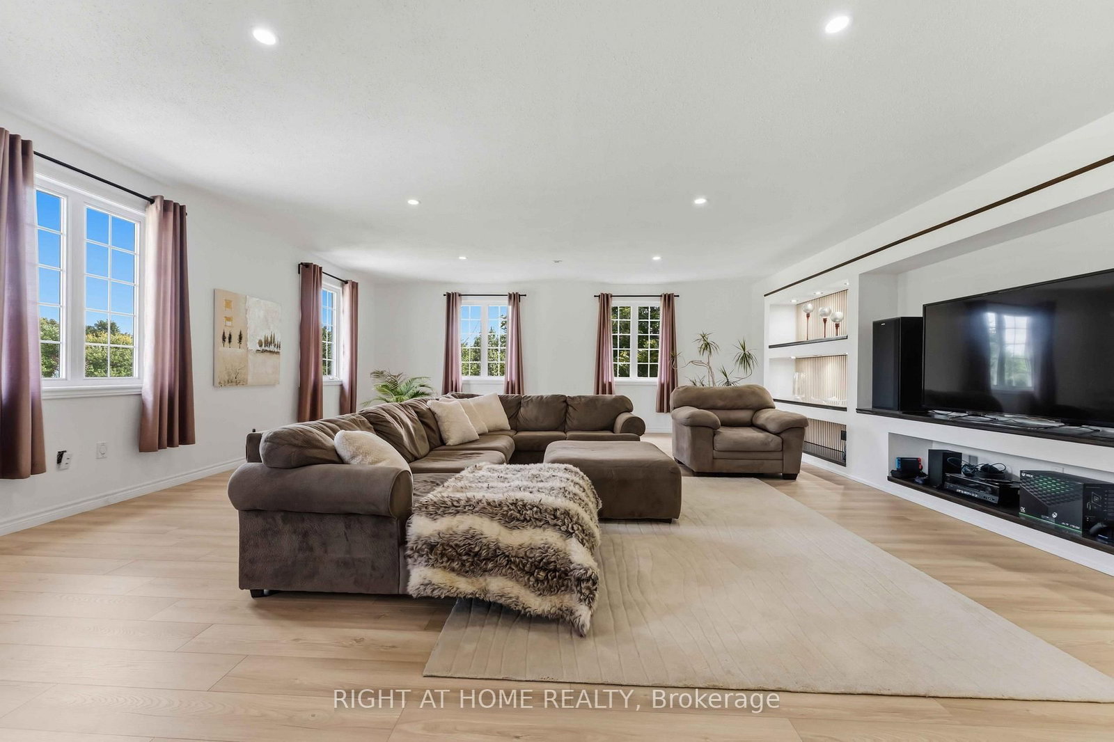 1607 Landel Drive • Ottawa, ON photo 35