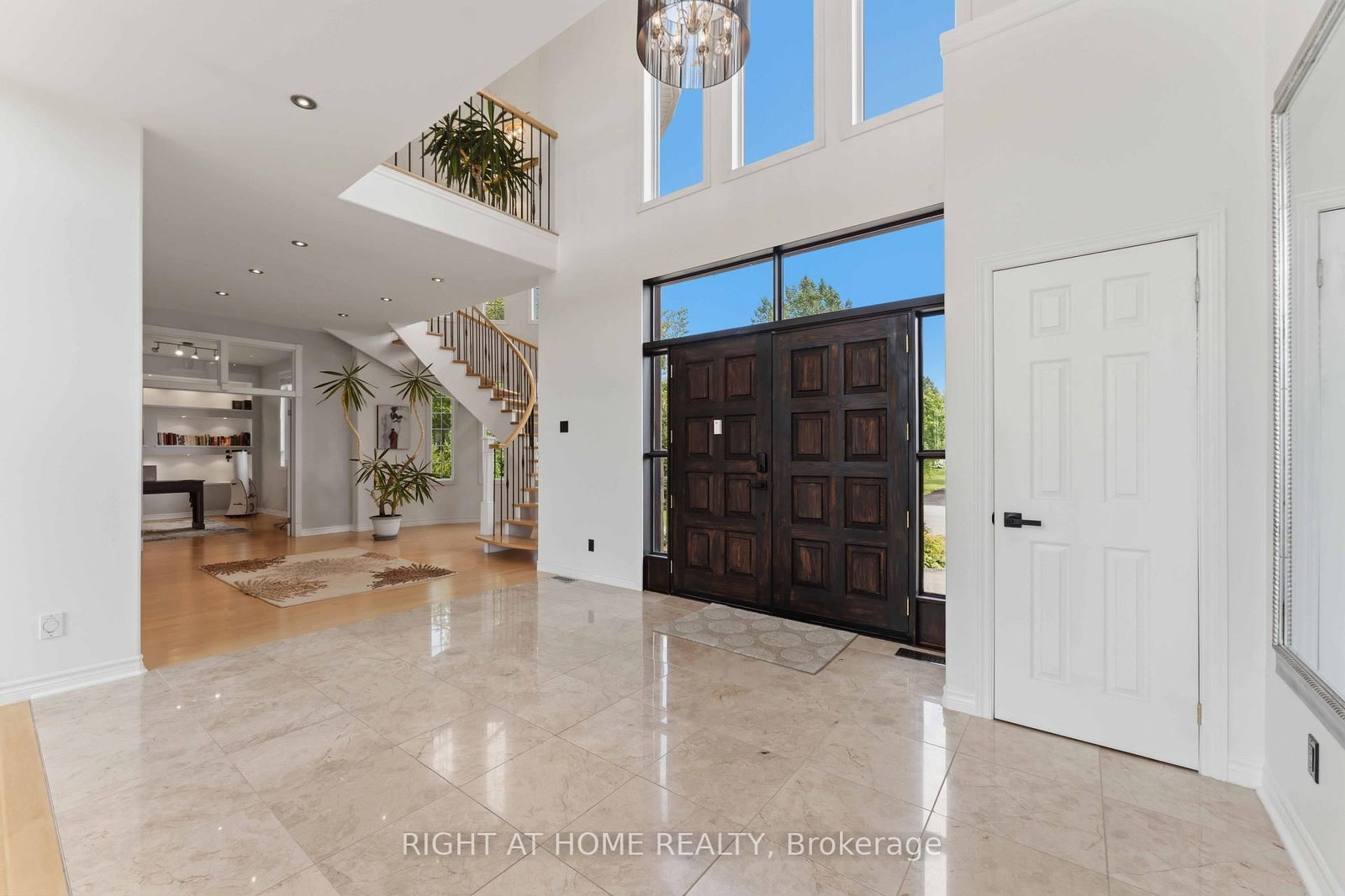 1607 Landel Drive • Ottawa, ON photo 5
