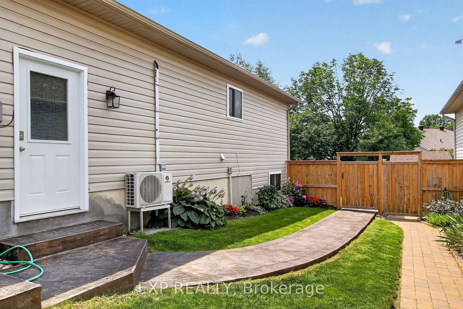 395 Jamieson Street • Almonte, ON photo 39
