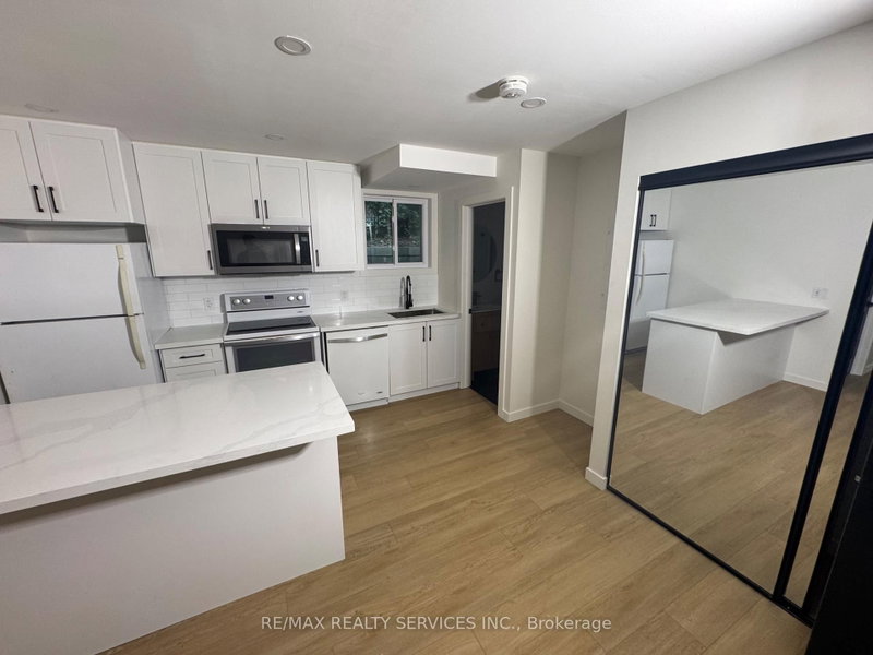 8 - 16 East Avenue