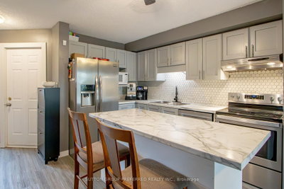 40 Katie Lane • Strathroy-Caradoc, ON photo 5