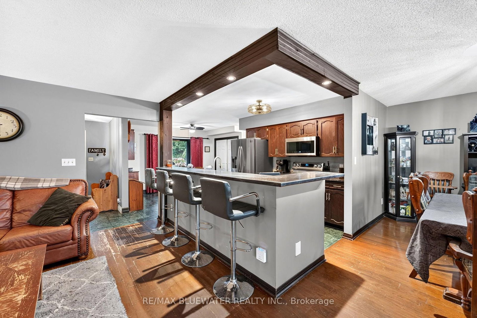210 Hill Street • Central Huron, ON photo 2