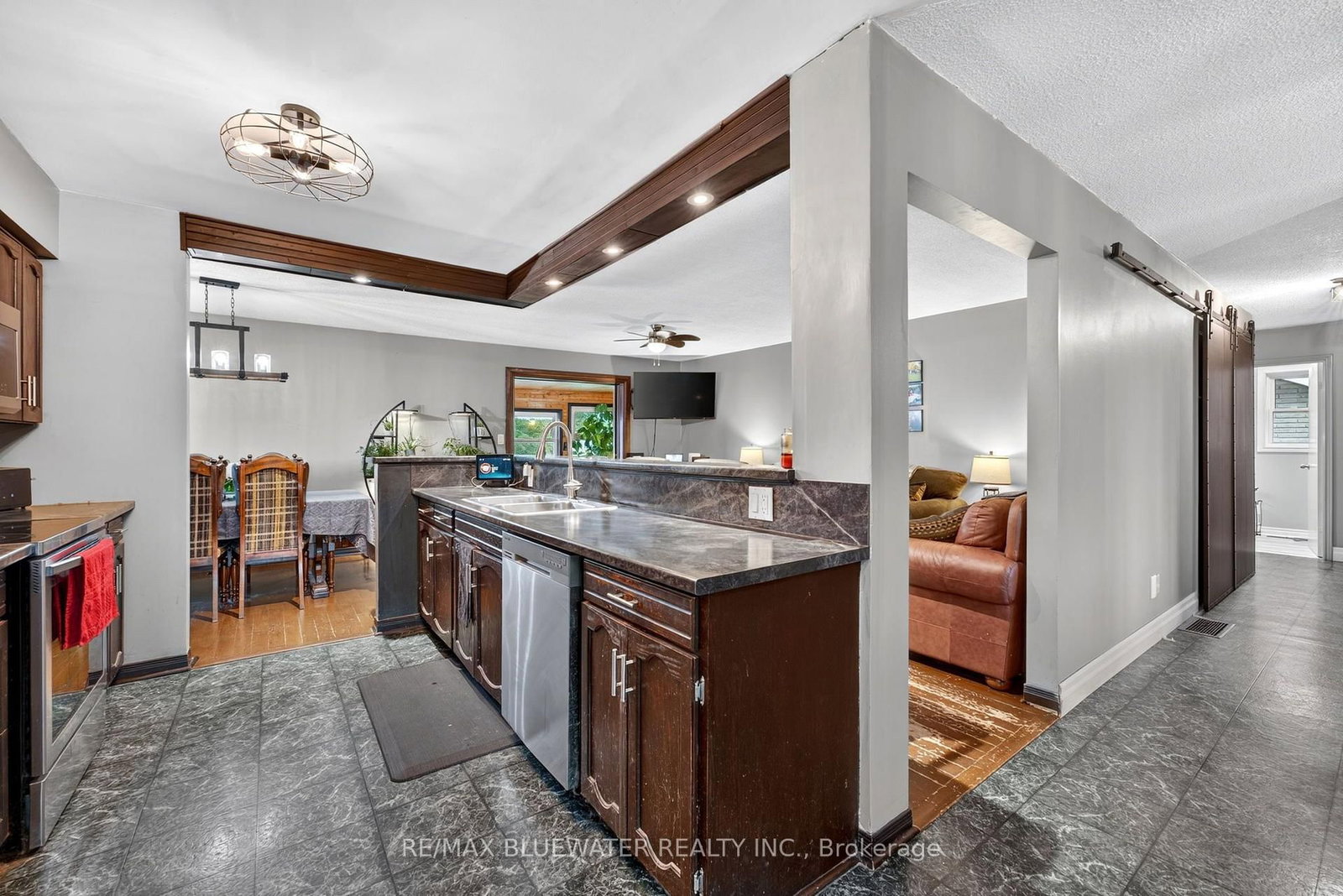 210 Hill Street • Central Huron, ON photo 3