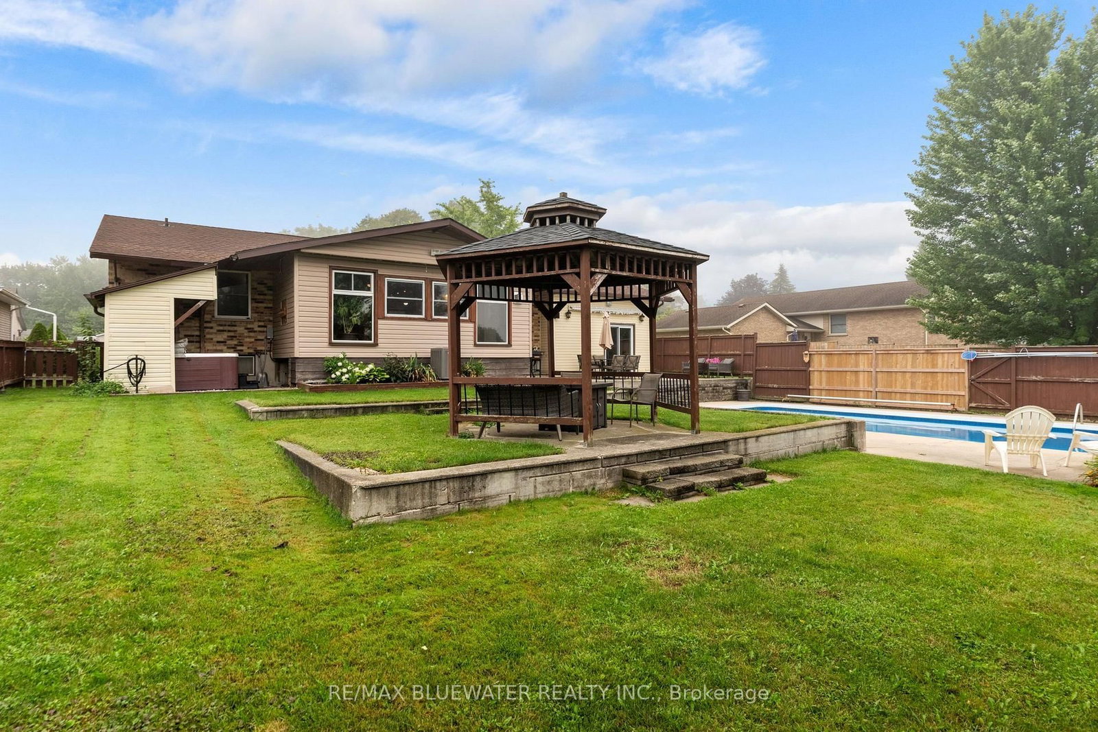 210 Hill Street • Central Huron, ON photo 38