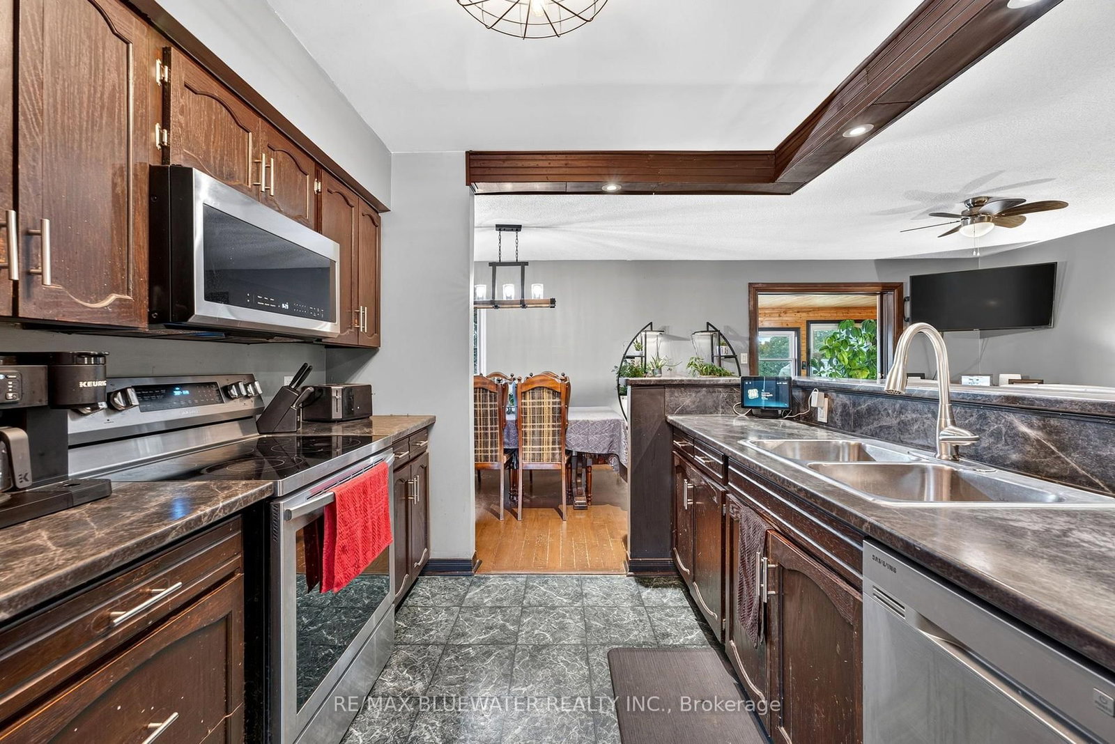 210 Hill Street • Central Huron, ON photo 4