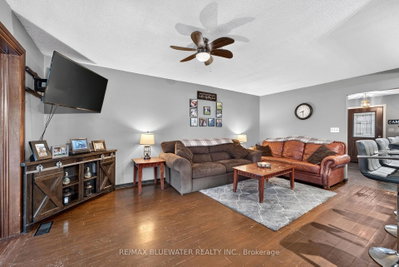 210 Hill Street • Central Huron, ON photo 6