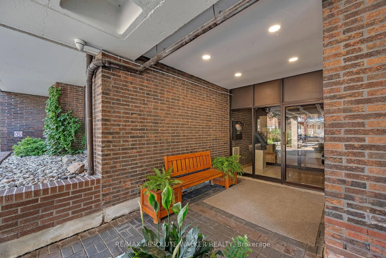 71 Somerset Street W • #1003 • Ottawa, ON photo 4