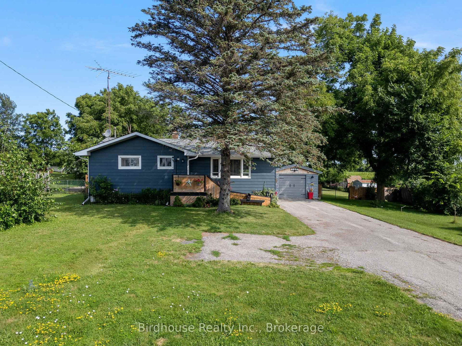 1499 Highway 7 • Kawartha Lakes, ON photo 3