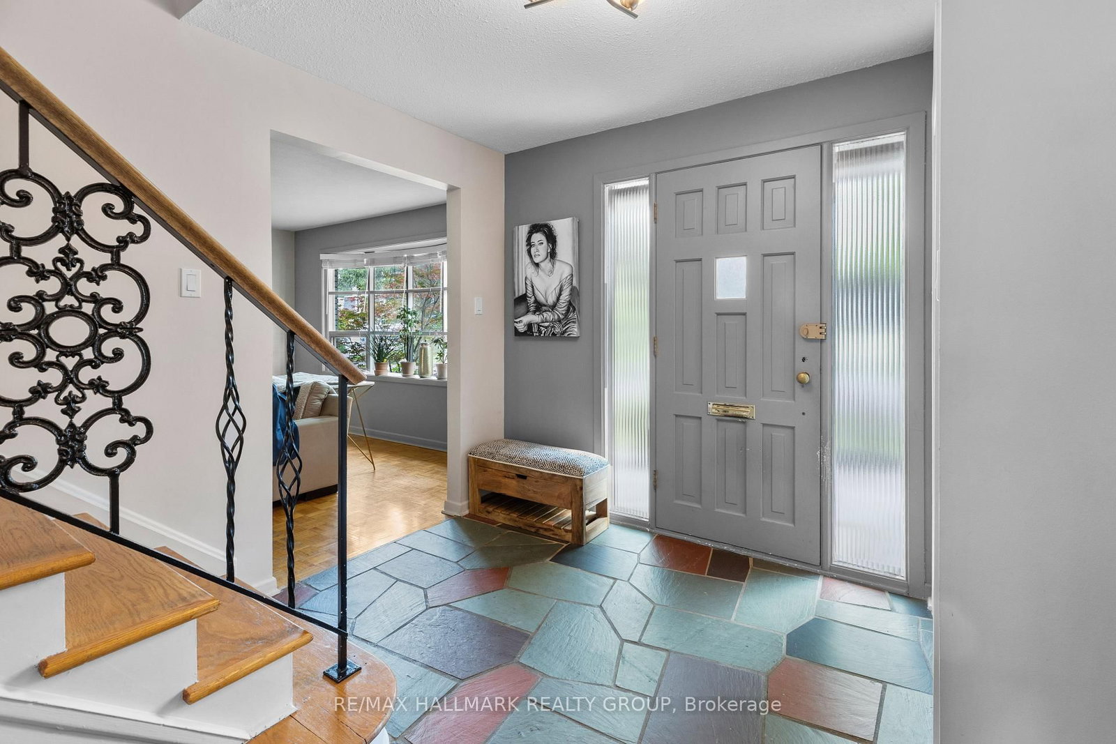 932 Dresden Crescent • Ottawa, ON photo 3