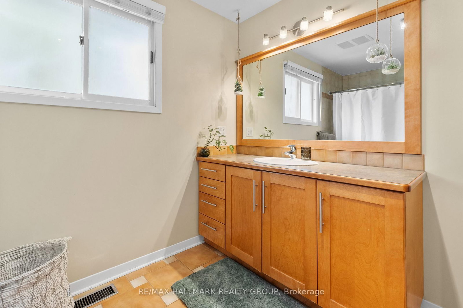 932 Dresden Crescent • Ottawa, ON photo 33