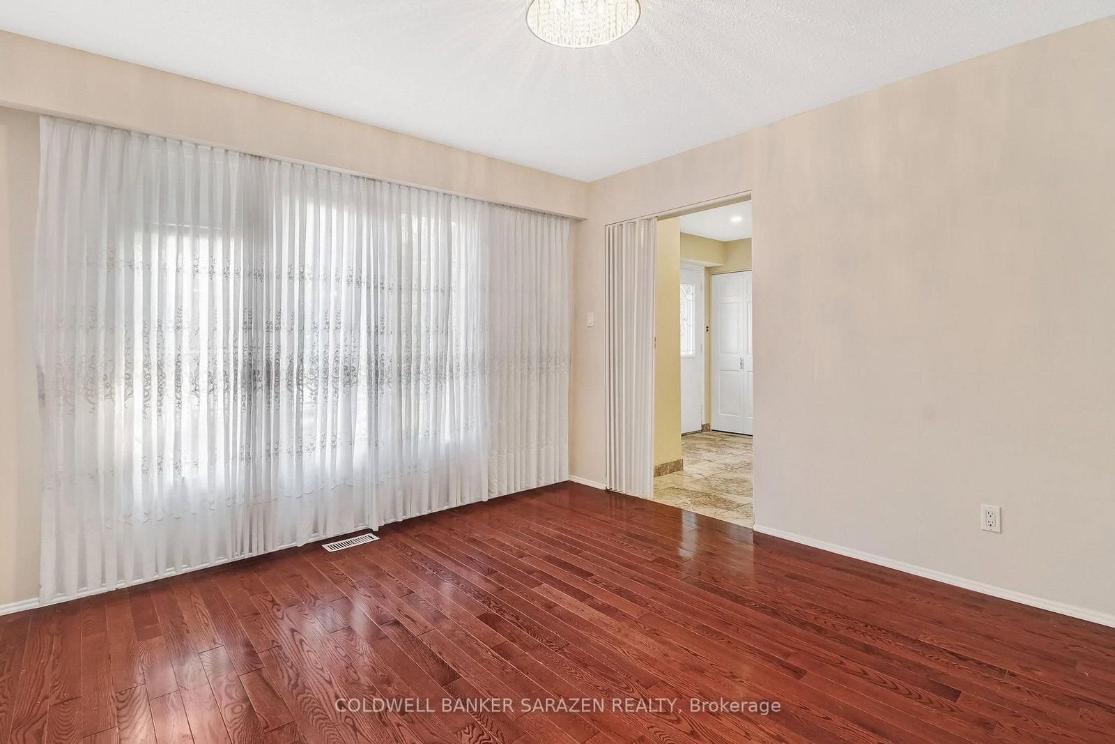 1035 PLANTE Drive • Ottawa, ON photo 11