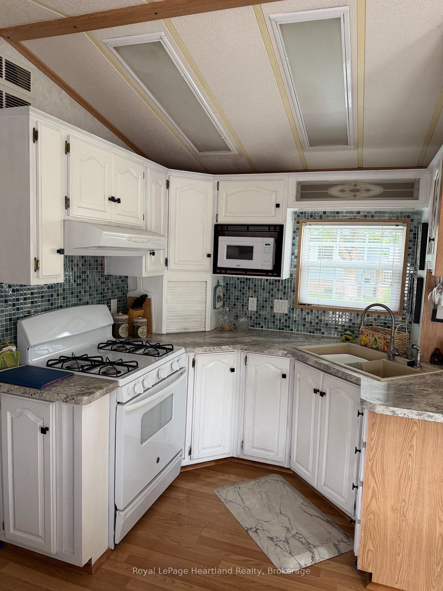 77719 BLUEWATER HWY-45 PORTSIDE Highway • Central Huron, ON photo 12